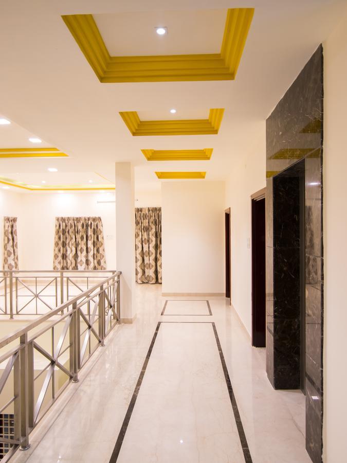 Iris Comfort Inn Madrás Exterior foto
